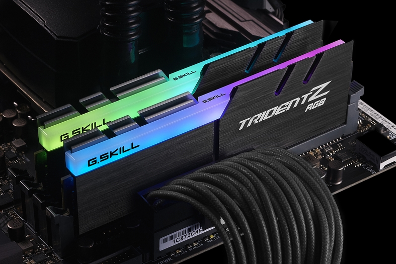 Модуль памяти DDR4 G.SKILL TRIDENT Z RGB 32GB (2x16GB) 3200MHz CL16 (16-18-18-38) 1.35V / F4-3200C16D-32GTZR