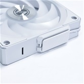 Комплект вентиляторов (3шт.) Lian Li UNI FAN CL WIRELESS 120 / 12CL1W3W WHITE / 120x124x28мм (PWM, ARGB, 2150 об/мин (Max.), 29,8dBa) / G99.12CL1W3W.R0